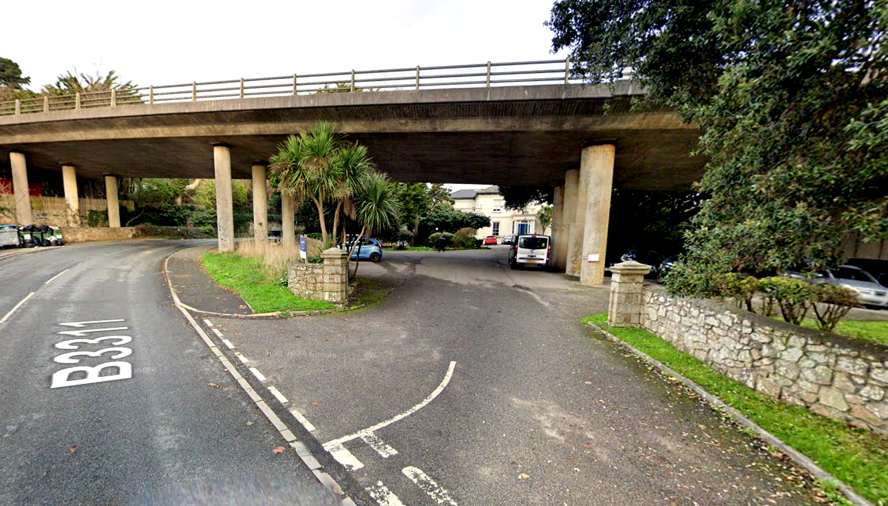 Entrance to Ponsandane - November 2024