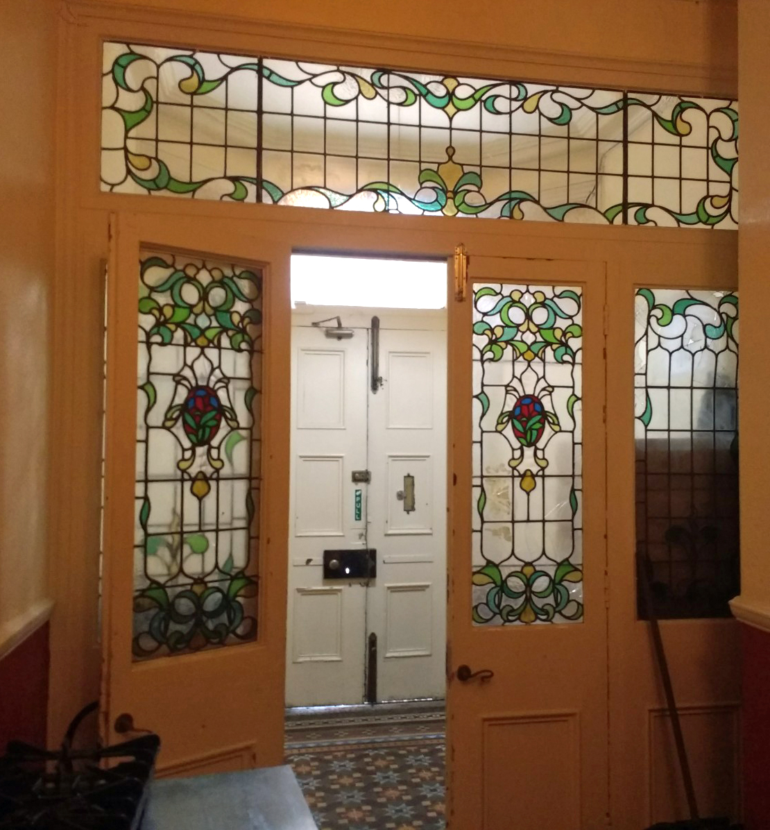 Tolroy, Hayle - stained glass surround