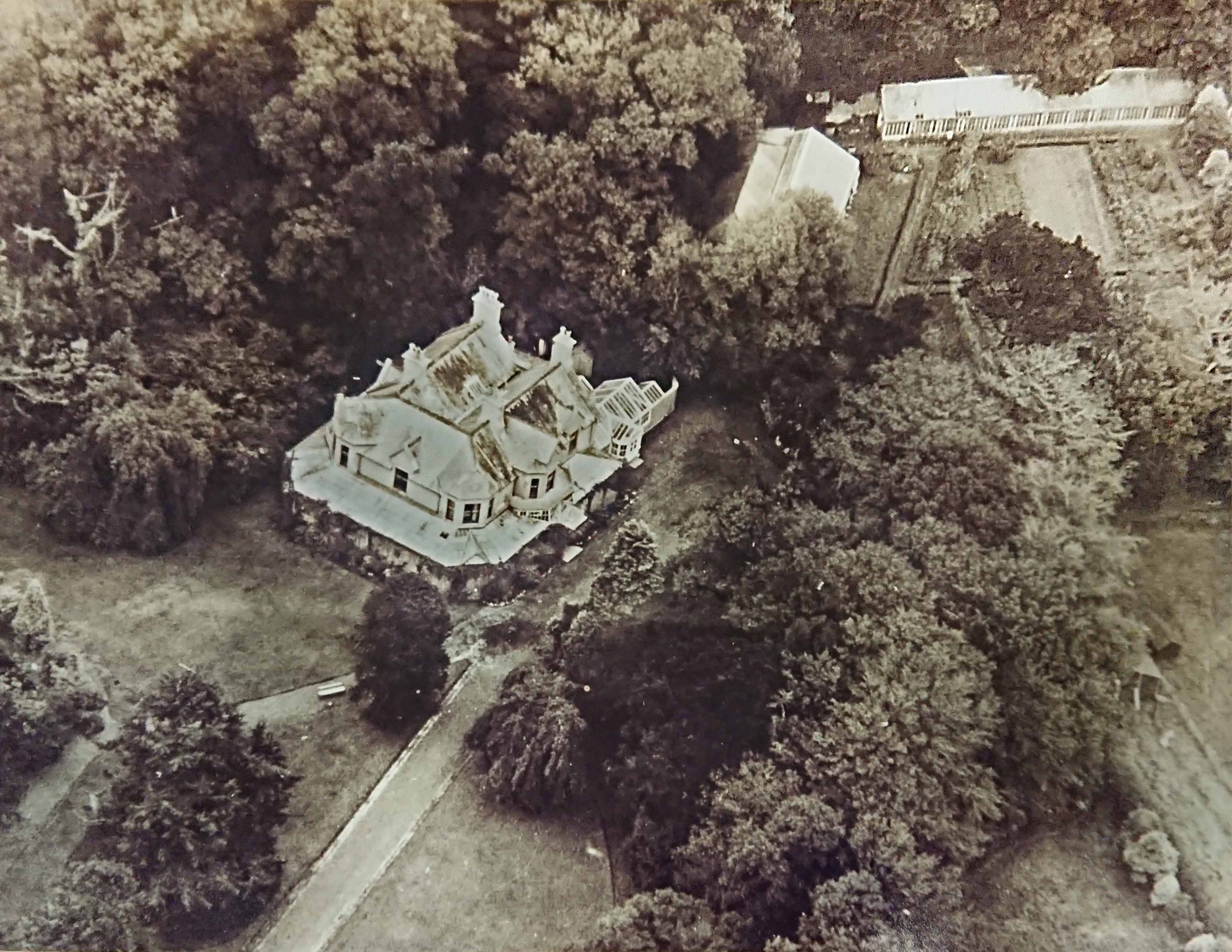 Tolroy Manor and grounds