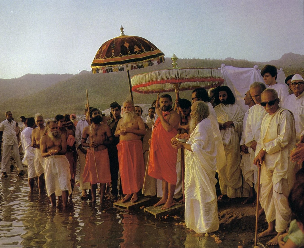 HH Shantanand & Maharishi Mahesh Yogi